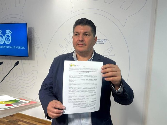 El portavoz de Izquierda Unida, Verdes Equo, Podemos en la Diputación Provincial, Marcos Toti.