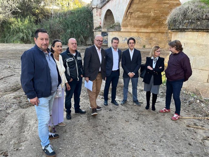Visita a las obras realizadas en los cauces en la zona del Puente Nuevo.