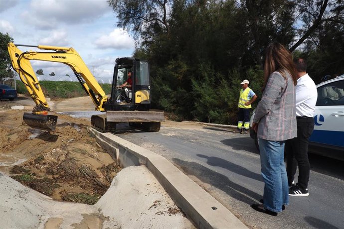 Supervisión del 'Plan de Actuación sobre la red de caminos y arroyos' de Palos de la Frontera.