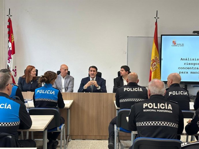 Curso de policías locales de Castilla y León y Portugal en gestión de riesgos en grandes concentraciones humanas.
