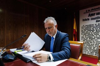 Archivo - El ministro de Política Territorial y Memoria Democrática, Ángel Víctor Torres, comparece en la Comisión de Investigación por el ‘caso Koldo’, en el Senado, a 28 de noviembre de 2024, en Madrid (España). 