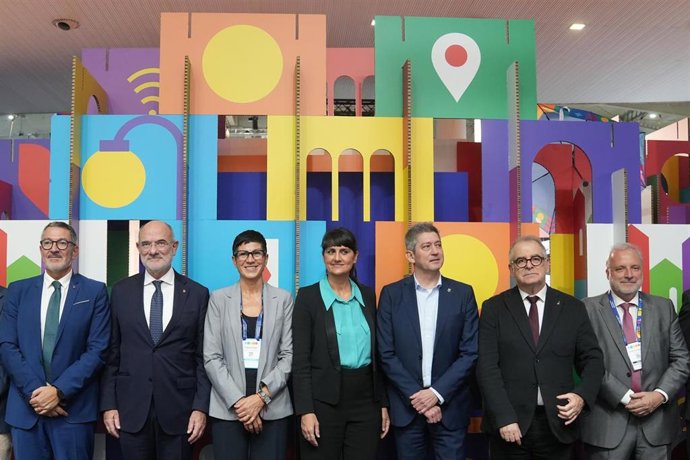 Autoridades dan la bienvenida al Smart City Expo 2025.