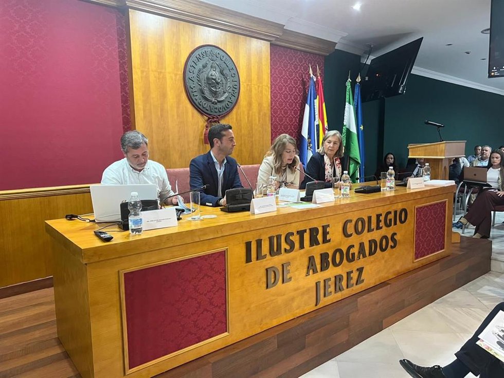 Inauguración de la formación especializada en violencia de género organizada por la Junta en el Colegio de Abogados de Jerez.