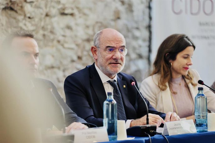 El conseller de Unión Europea y Acción Exterior de la Generalitat, Jaume Duch, en una jornada sobre cooperación al desarrollo feminista en el Cidob