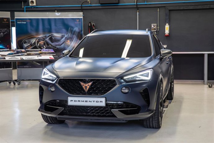 Archivo - El Cupra Formentor, único coche fabricado en España que está en el 'top 10' de híbridos enchufables.