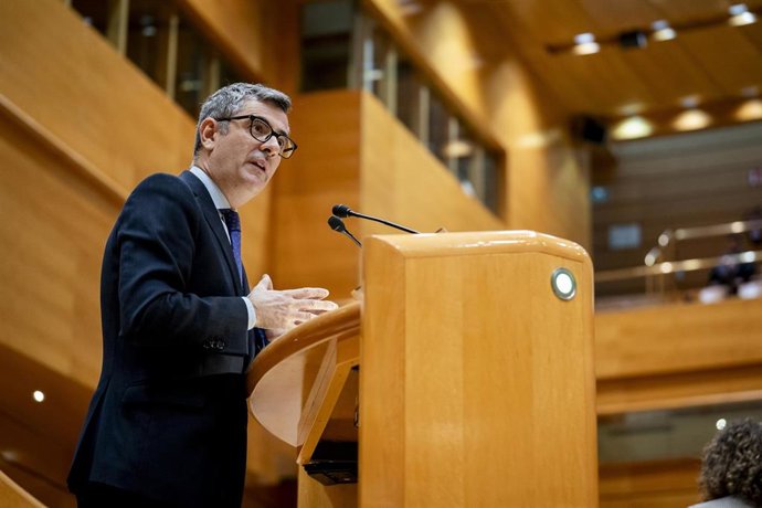 El ministro de la Presidencia, Justicia y Relaciones con las Cortes, Félix Bolaños, interviene durante una sesión plenaria, a 4 de noviembre de 2025, en Madrid (España). 
