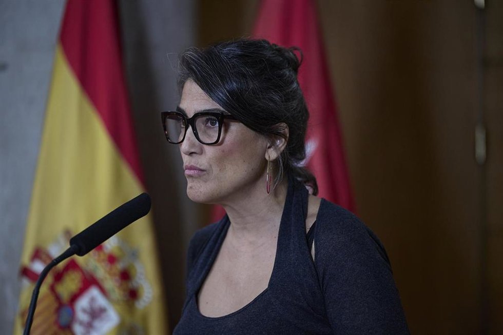 La portavoz de Más Madrid en la Asamblea de Madrid, Manuela Bergerot, ofrece una rueda de prensa tras el pleno en la Asamblea de Madrid, a 23 de octubre de 2025, en Madrid (España). El pleno debate sobre la situación de la Universidad Madrileña y del tr
