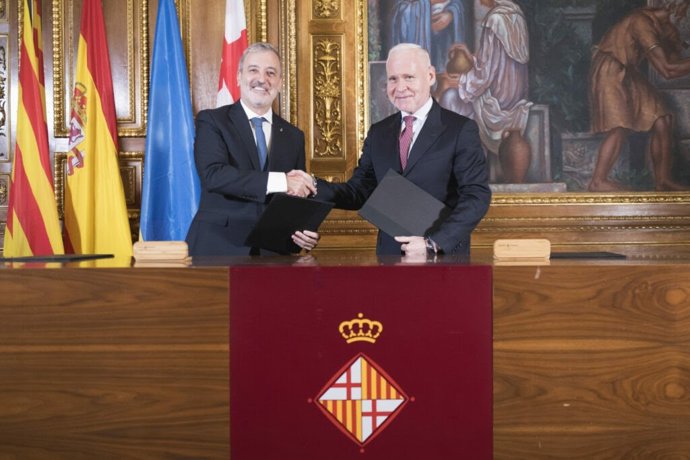 El alcalde de Barcelona, Jaume Collboni, y el alcalde de Járkov, Ihor Terekhov