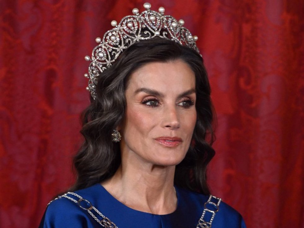 Los Reyes, Don Felipe y Doña Letizia, junto al Sultán de Omán, Haitham Bin Tarik, durante la cena de gala ofrecida en su honor ofrecida en el Palacio Real, a 4 de noviembre de 2025, en Madrid