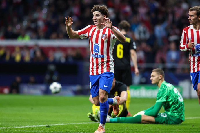 Julián Álvarez celebra un gol con el Atlético de Madrid.