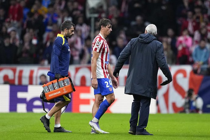 Robin Le Normand of Atletico de Madrid gets injured during the UEFA Champions League 2025/26 League Phase MD4 match between Atletico de Madrid and R. Union Saint-Gilloise at Estadio Metropolitano on November 04, 2025 in Madrid, Spain.
