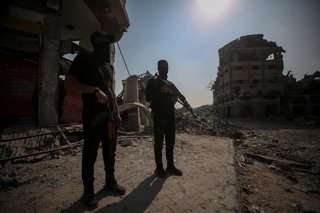 November 3, 2025, Gaza City, Gaza Strip, Palestinian Territory: Heavy machinery belonging to Egypt continues search operations for the bodies of Israeli hostages along Baghdad Street in the Shujaiya neighborhood under the supervision of the International 