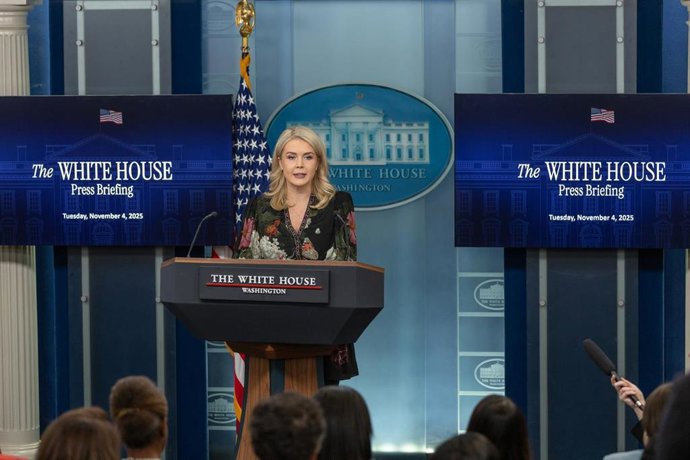 La secretaria de prensa de la Casa Blanca, Karoline Leavitt, comparece ante los medios de comunicación