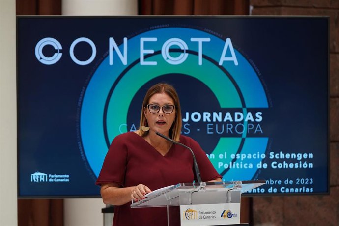 Archivo - La presidenta del Parlamento de Canarias, Astrid Pérez, interviene durante el último día de la primera edición de las 'Jornadas Conecta Canarias-Europa' 