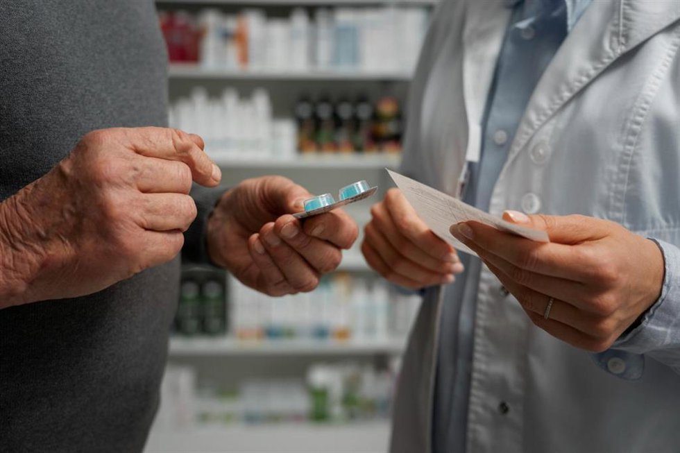 Andalucía se suma a la campaña internacional de la OMS para fomentar la notificación de reacciones adversas a medicamentos.