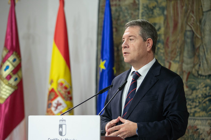 El presidente autonómico, Emiliano García-Page, presenta la Plataforma de Empleo de Castilla-La Mancha.