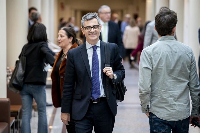 El ministre de la Presidència, Justícia i Relacions amb les Corts, Félix Bolaños, a la seua arribada a una sessió plenària, a 4 de novembre del 2025, a Madrid (Espanya)