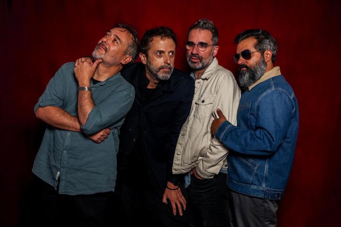 Archivo - Los integrantes del grupo musical ‘Love of Lesbian’, Santi Balmes, Oriol Bonet, Jordi Roig, y Julián Saldarriaga, posan para Europa Press