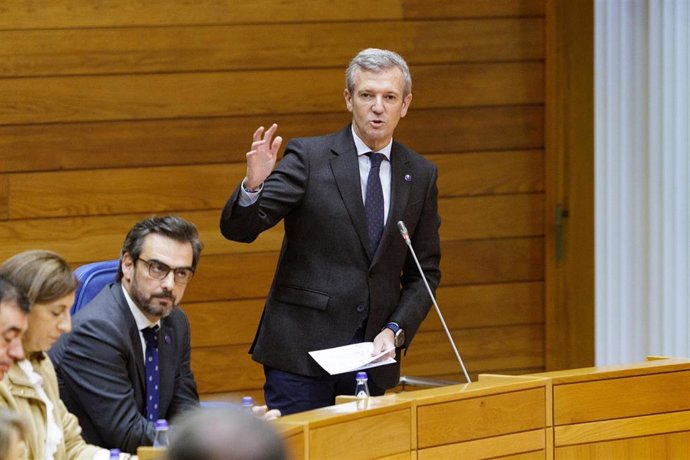 El presidente de la Xunta, Alfonso Rueda, durante la sesión de control.