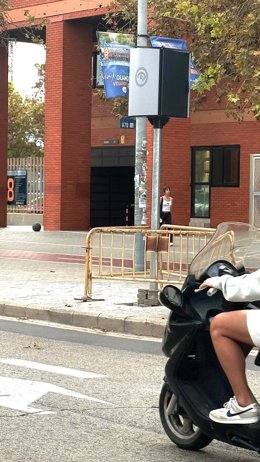 Archivo - El Ayuntamiento de València comienza a instalar los nuevos radares móviles en las vías donde se registran altas velocidades