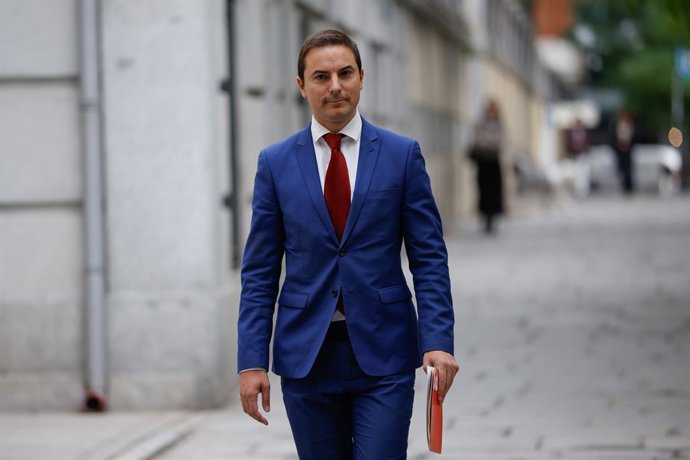 El ex Secretario General del PSOE Madrid, Juan Lobato Gandarias-Sánchez, a su llegada la segunda jornada del juicio al fiscal general del Estado, en el Tribunal Supremo, a 5 de noviembre de 2025