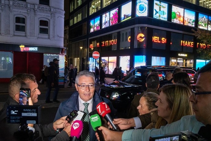 En el marco de la segunda jornada de la WTM de Londres, Turismo Costa del Sol ha presentado una de sus acciones promocionales más llamativas del año: una campaña audiovisual 3D en la icónica pantalla The Cube Flannels X.