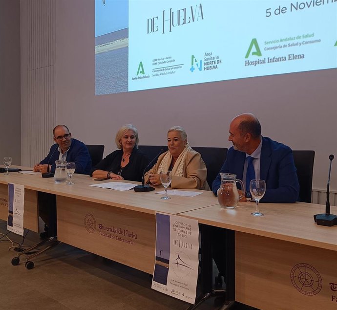 Inauguración de la I Jornada Provincial dedicada a la labora de las enfermeras gestoras de casos del Servicio Andaluz de Salud (SAS) en Huelva.