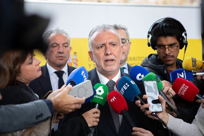 El ministro de Política Territorial y Memoria Democrática, Ángel Víctor Torres, atiende a los medios tras la reunión de la Comisión Interministerial de Coordinación de la Administración Periférica del Estado (CICAPE), en Zamora.