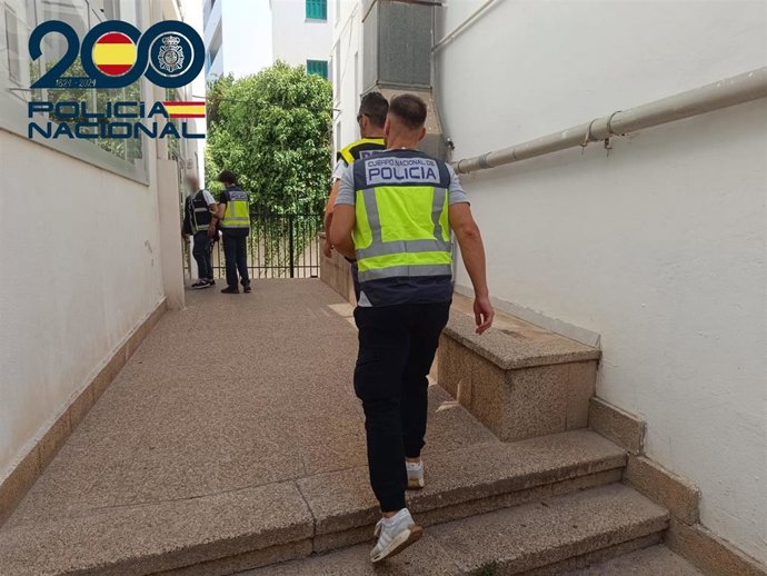 Detenido un hombre por tocarse delante de una niña en un parque de Palma