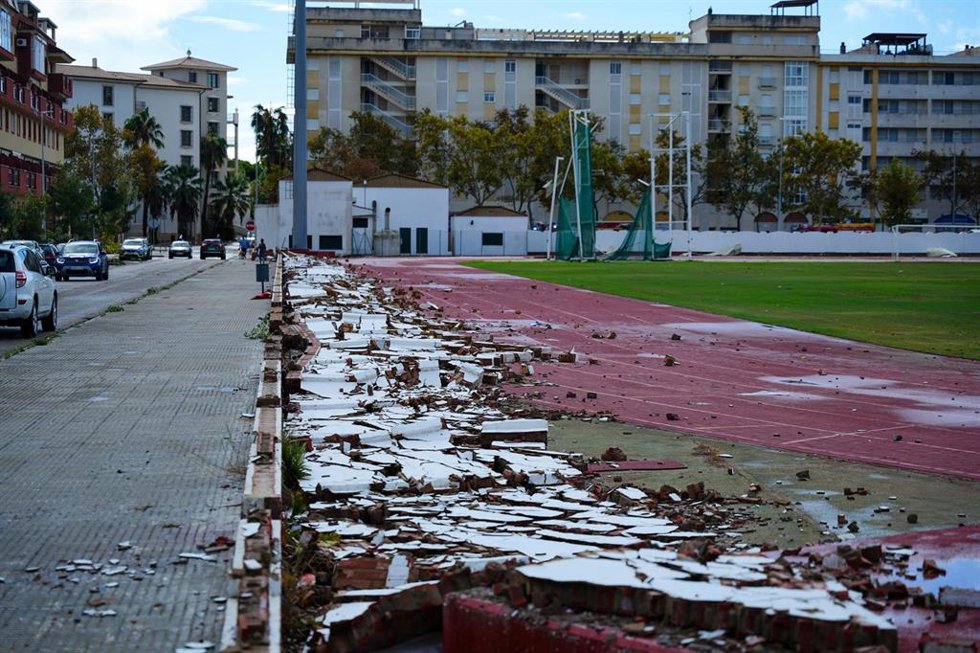 Imagen de uno de los destrozos de la manga marina a su paso por Isla Cristina el pasado miércoles.
