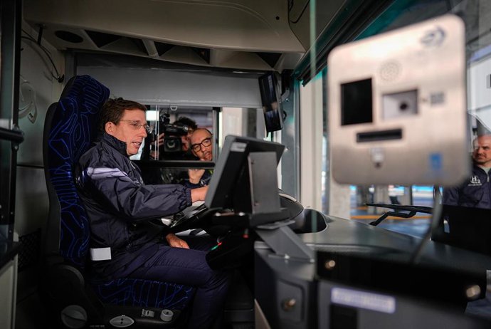 Archivo - El alcalde de Madrid, José Luis Martínez-Almeida, inaugura la primera hidrogenera de EMT Madrid