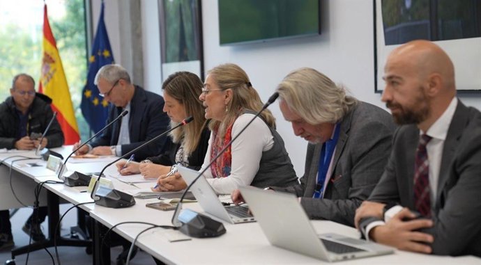 La secretaria de Estado de Función Pública, Consuelo Sánchez Naranjo, durante la reunión con CCOO, UGT y CSIF