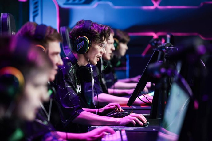 Phygital athletes competing on the digital side of phygital