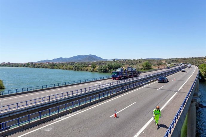 Transportes invierte 10,6 millones para conservar 100 kilómetros de carreteras en Tarragona.