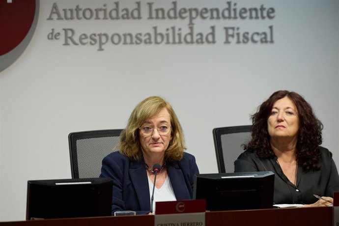 Archivo - La presidenta de la Autoridad Independiente de Responsabilidad Fiscal (Airef), Cristina Herrero, en una imagen de archivo.