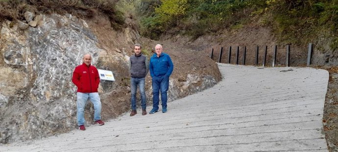 Finalizan las obras de mejora del acceso al monte de utilidad pública Puropinto y Fresnedal, en Caso.