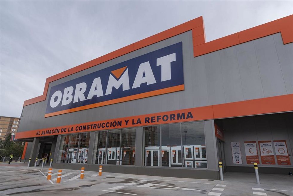 Archivo - Almacén de Obramat.