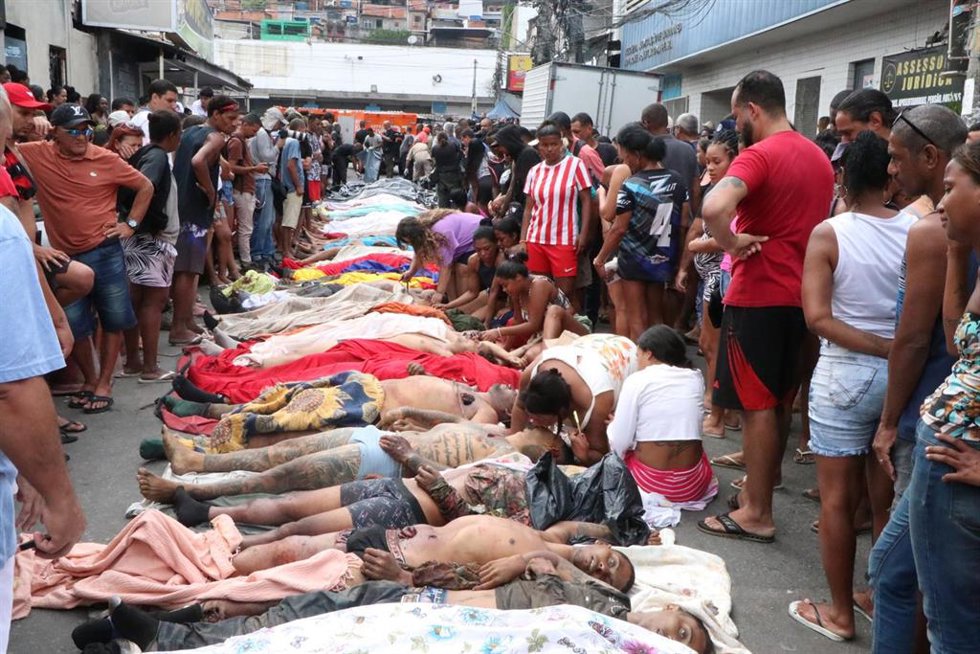 Cadáveres de los muertos en el último operativo policial en dos favelas de Río de Janeiro, que dejó más de 120 muertos.