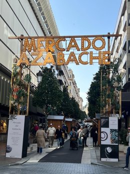 Mercado del Azabache en la calle Gil de Jaz de Oviedo.