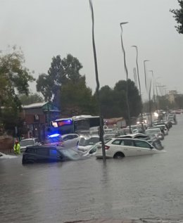 Inundaciones en la calle de la estación de autobuses de Cáceres