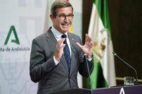 Andalucía afea al Gobierno aceptar sólo el 23% de su planificación eléctrica, que sí incluye hidrógeno verde y minería