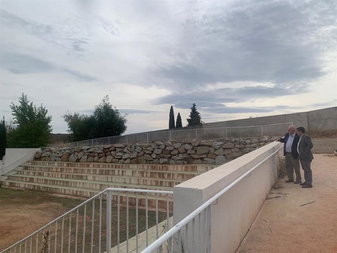 Visita al campo de fútbol de Carboneros.