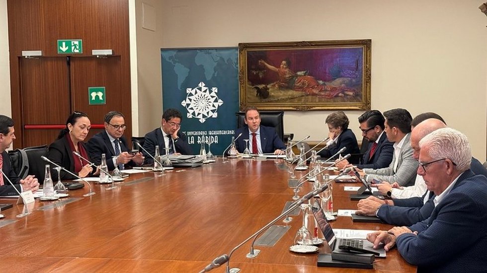 Comité Ejecutivo de El Grupo La Rábida (GUILR), que preside el rector de la UNIA, José Ignacio García.