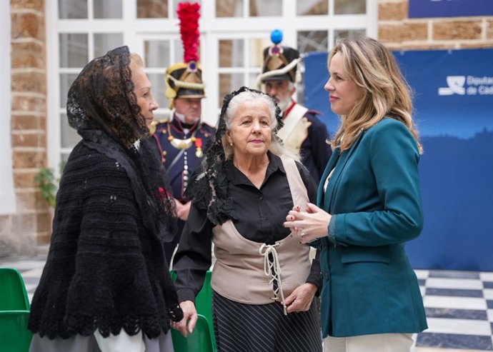 La diputada y vicepresidenta de la Fundación Provincial de Cultura, Vanesa Beltrán, en la presentación de la recreación histórica de El Bosque