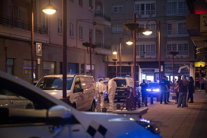 Archivo - Especialistas y agentes se trasladan al lugar de los hechos, a 5 de septiembre de 2025, en Vilagarcía de Arousa, Salnés, Pontevedra-