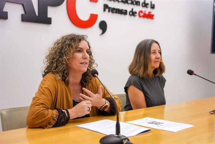 La responsable de Igualdad de la Diputación de Cádiz, Susana Sánchez Toro, en la jornada  'Nombrar cambia el mundo. Por una comunicación no sexista en la Administración Pública'.