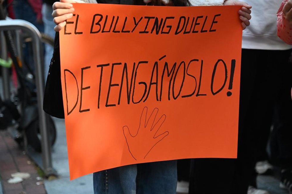Un cartel durante una manifestación estudiantil contra el 'bullying'