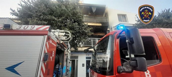 La explosión de una bombona de butano provoca un incendio en el primer piso de un edificio de Portocolom