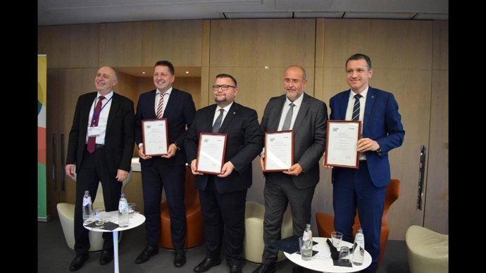 Archivo - El Govern formaliza en Bruselas su adhesión al Pacto Rural Europeo en favor del mundo rural.