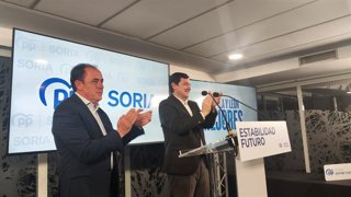 Benito Serrano (izda) y Alfonso Fernández Mañueco en la Junta Directiva del PP en Soria.